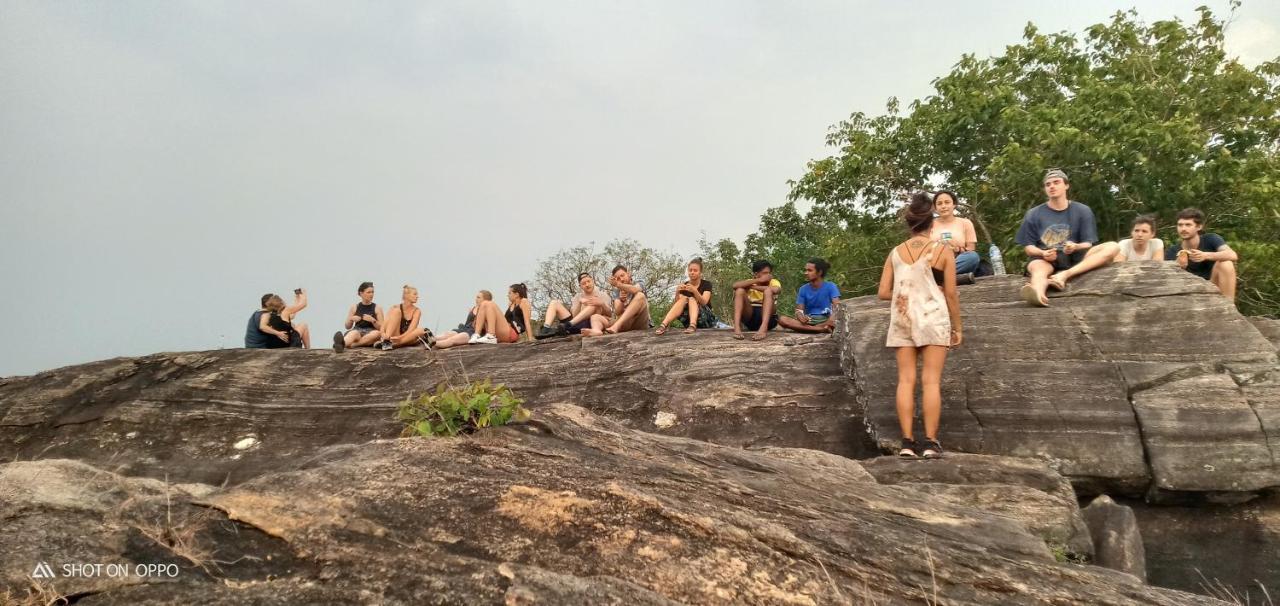 The Traveller'S Hostel & Private Rooms Sigiriya Exterior foto