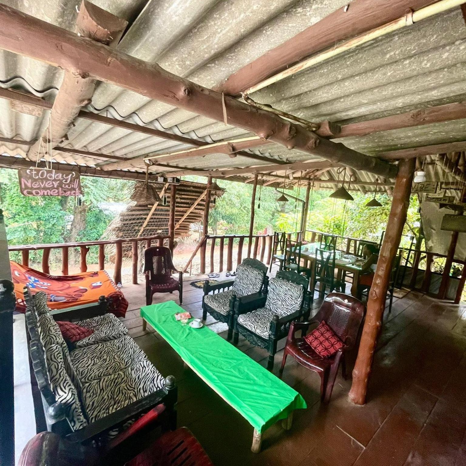 The Traveller'S Hostel & Private Rooms Sigiriya Exterior foto
